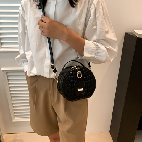 Women Retro Croc Pattern Round Shoulder Bag PU Leather Handbag Gold Hardware Crossbody Purse Daily Casual Fashion Bag