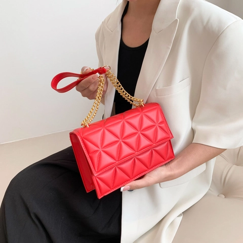 Women PU Leather Triangular Quilted Shoulder Bag Gold Chain Strap Crossbody Small Square Bag Geometric Flap Purse Elegant Stylish