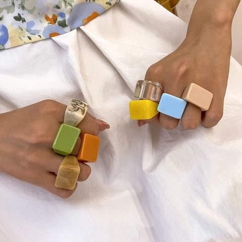 Minimalist Geometric Square Wide Resin Ring For Women Colorful Acrylic Finger Ring Fashion Chunky Plastic Ring Jewelry