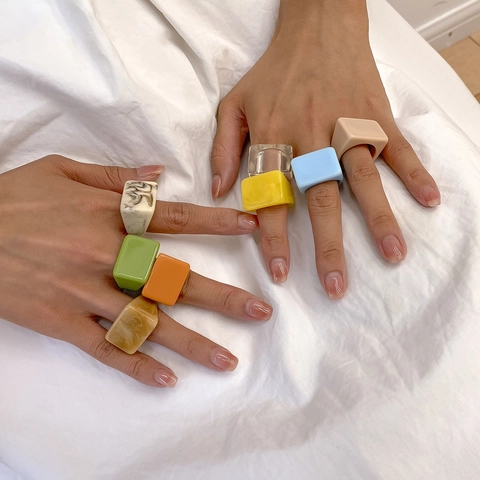 Minimalist Geometric Square Wide Resin Ring For Women Colorful Acrylic Finger Ring Fashion Chunky Plastic Ring Jewelry