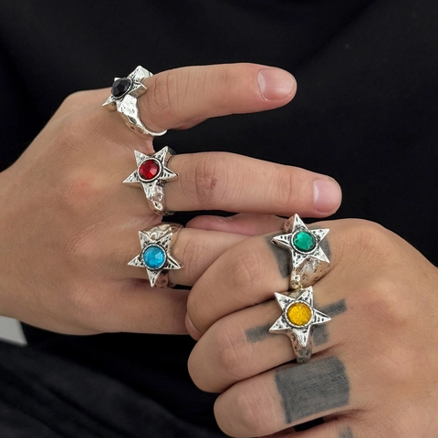 Men Retro Punk Star Alloy Rhinestone Ring Vintage Hip Hop Style Antique Silver Geometric Inlaid Finger Ring Fashion Jewelry