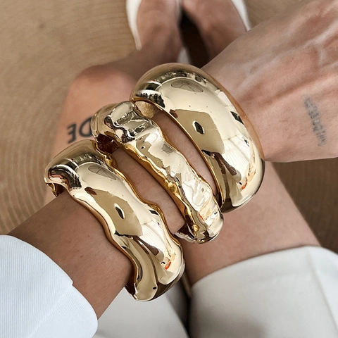Brazalete De Aleación Dorado Irregular Para Mujeres Minimalista Robusto Arte Moderno Joyería Pulida