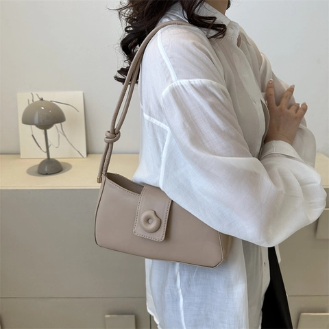 Borsa Sottobraccio in Pelle PU alla Moda da Donna Minimalista Piccola Borsa a Tracolla Quadrata Con Bottone Tondo e Tracolla a Nodo