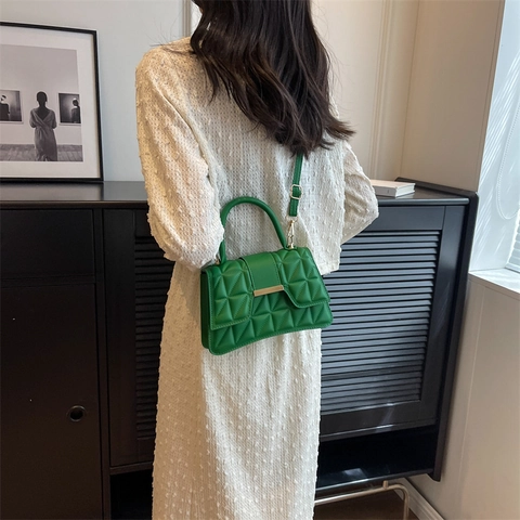 Women Quilted Shoulder Bag PU Leather Rhombic Pattern Handbag Elegant Crossbody Bag With Metal Buckle And Top Handle