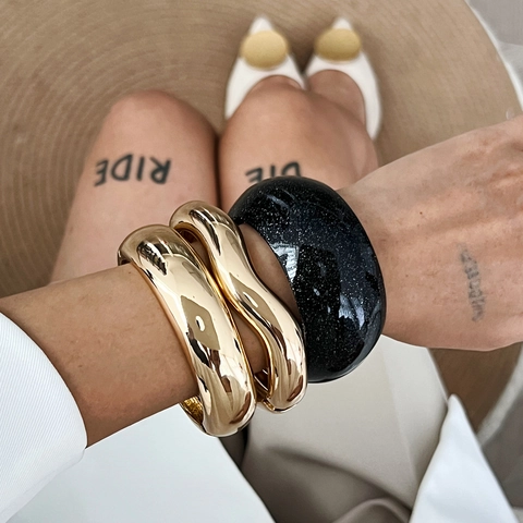 Vintage Alloy Irregular Chunky Bangle Bracelet Polished Wave Design Shiny Gold Starry Black Wrist Jewelry For Women