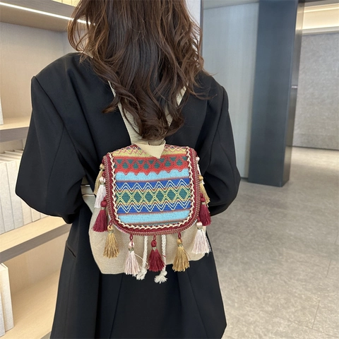 Zaino Etnico Bohemien Ricamato per Donna Vintage Motivo Geometrico Nappine Tela Viaggio Piccolo Zainetto Borsa da Scuola