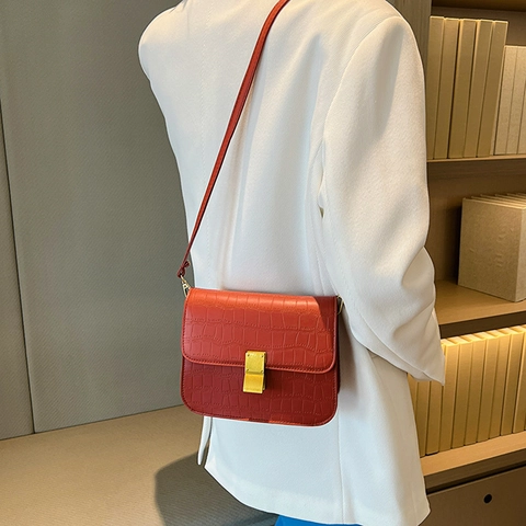 Croc Embossed PU Leather Crossbody Bag Vintage Square Shoulder Bag With Golden Lock Clasp Elegant Handbag For Women