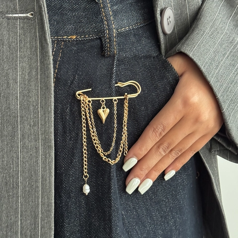 Spilla da Balia a Forma di Cuore in Metallo Oro Punk Hip Hop Con Catena con Nappe Multistrato e Perla Artificiale Accessorio Moda per Donna