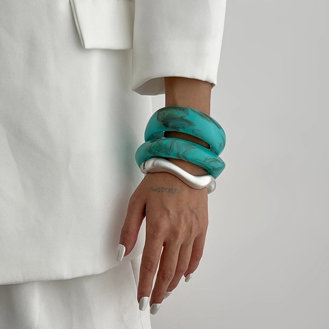 Brazalete De Resina Turquesa Textura Mármol Irregular Ondulado Mate Plata Aleación Apilable Artístico Minimalista Joyería Para Mujer