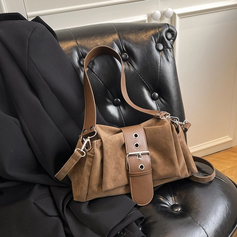 Retro Schouder Crossbody Tas Mat PU Leer Grote Riemgesp Zilveren Hardware Geplooid Ontwerp Vintage Voor Dames