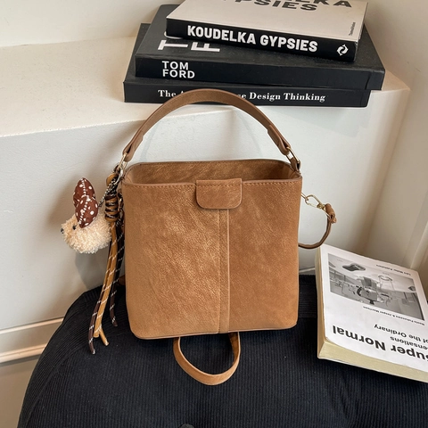 Vintage Suede Textured Bucket Bag For Women Large Capacity Solid Color Shoulder Crossbody Handbag With Plush Teddy Bear Pendant