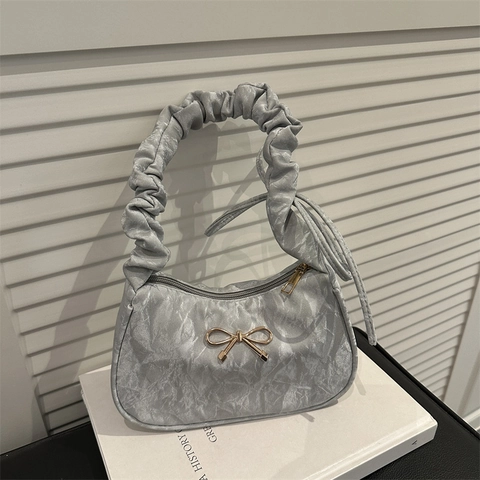 Sac À Épaule Sous L'Aisselle Plissé Pour Femmes Avec Nœud En Métal Poignée Scrunchie Chic Sac À Main De Niche