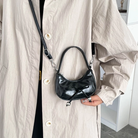 Bolso de Hombro de Media Luna de Cuero Patente con Lazo para Mujer Mini Bolso de Mano de Color Sólido con Decoración de Perlas Moda