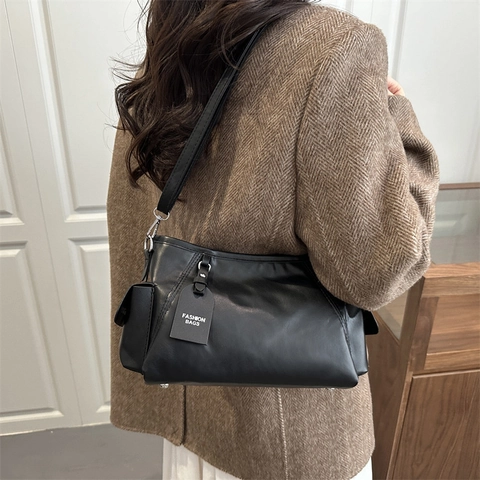 Women Minimalist PU Leather Large Capacity Shoulder Bag Korean Fashion Solid Color Crossbody Underarm Bag With Side Pockets