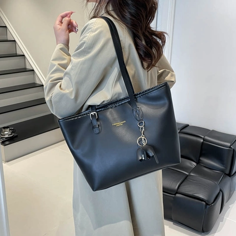 Women Large Capacity PU Leather Tote Bag Commuting Shoulder Bag With Elephant Charm Solid Color Fashion Handbag For Work Daily