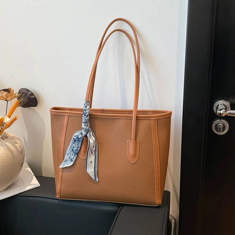 Borsa Tote da Donna in Pelle PU di Grande Capacità Borsa a Tracolla Pendolare di Moda Con Sciarpa di Raso Stampata Borsa a Mano Elegante Minimalista