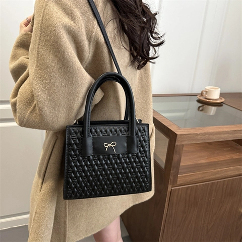 Borsa a Mano da Donna in Pelle PU Trapuntata Elegante Borsa a Spalla con Fiocco Borsa a Tracolla Quadrata Minimalista Urbana