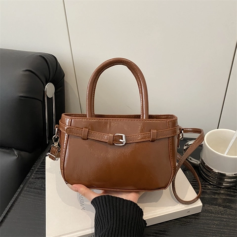 Borsa a Spalla da Donna in Pelle PU Vintage Con Fibbia Decorativa Elegante Borsa a Mano e Tracolla per il Pendolarismo