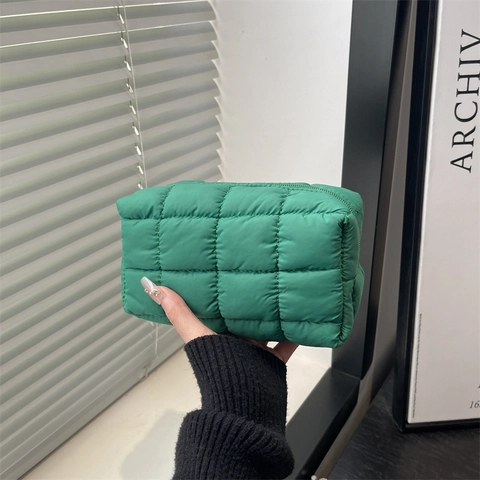 Koreaans Mode Gewatteerde Puffer Kosmetische Tas Nylon Cloud Pouch Draagbare Reizen Make-up Opbergtas Rits Handtas Voor Vrouwen