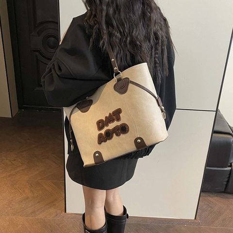 Vintage PU Leren Tote Tas Grote Capaciteit Schoudertas Voor Dames Retro Letter Patch Pluche Decor