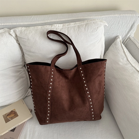 Große Kapazität Retro Wildleder-Tasche Damen Vintage Nieten Schultertasche Vielseitige Hobo Bag Elegante Wildleder Handtasche