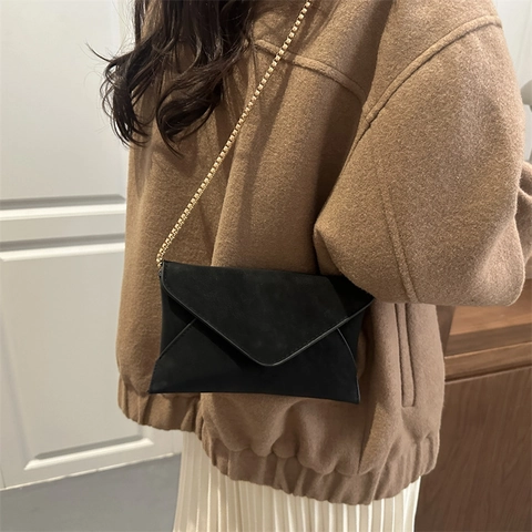 Women Envelope Crossbody Bag Frosted PU Leather Gold Chain Strap Solid Color V-Flap Small Shoulder Bag Simple Urban