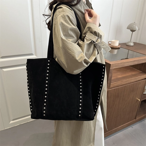 Suede Nieten Tote Bag Große Kapazität Retro Schulterhandtasche Mit Tasche Vielseitige Lässige Pendler Für Frauen