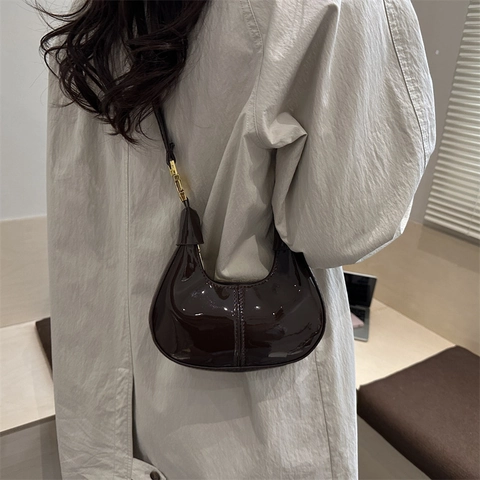 Trendy Women Patent PU Leather Hobo Shoulder Bag Crescent Minimalist Solid Color Underarm Bag Fashion Handbag Crossbody Bag