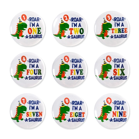 Süße Cartoon Dinosaurier Geburtstag Nummer Weißblech Abzeichen Für Kinder Party Dekoration Bunte Runde Button Anstecknadel Brosche Geschenk