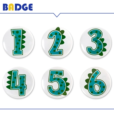 Schattige Dinosauriër Nummer Blik Badge Cartoon Ronde Speld Knop Voor Kinderen Verjaardagsfeestje Decoratie Cadeaus