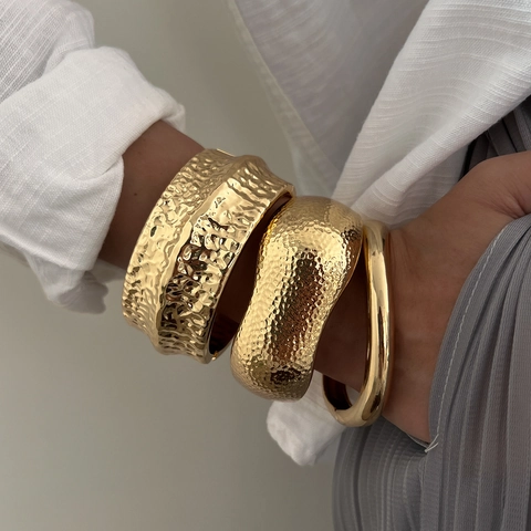 Bracelet Jonc Large Martelé Irrégulier Alliage Vintage Minimaliste Style Hip Hop Pour Femmes Accessoires Bijoux Mode