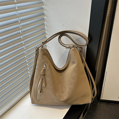 Hobo Umhängetasche Für Damen Große Kapazität Vintage Frosted PU Leder Quaste Reißverschluss Dual Use Rucksack Pendler Tote