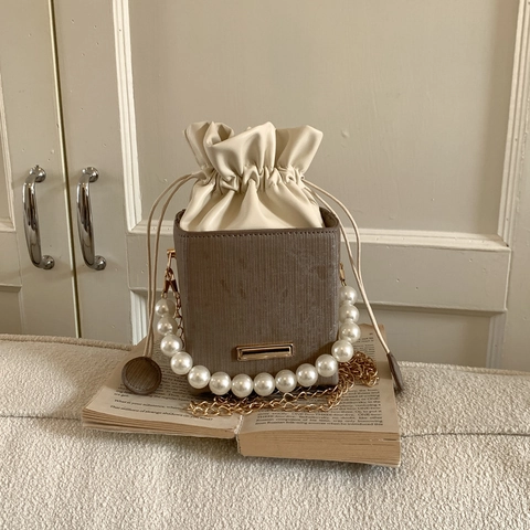 Borsa a Spalla con Catena di Perle Stile Francese Mini Borsa a Secchiello a Coulisse per Donna Borsa a Tracolla in Pelle PU