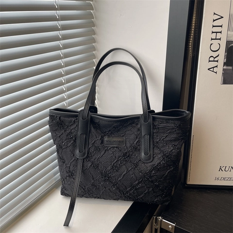 Borsa Tote Ricamata a Fiori Donna Design di Nicchia Trapuntata Plissettata Borsa a Spalla Grande Capacità Casual Con Ciondolo Orso