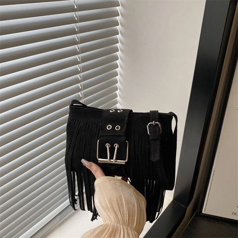 Vintage Bohemian Faux Suede Fringe Crossbody Bag Retro Tassel Shoulder Bag With Metal Buckle Casual Fashion Commuter Handbag