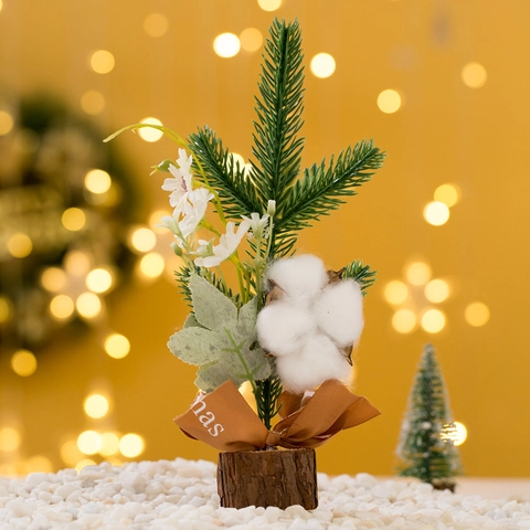 Mini Sapin de Noël Aiguilles de Pin Artificielles Baies Rouges Fleurs Décoration Avec Base en Bois pour Bureau Maison Noël