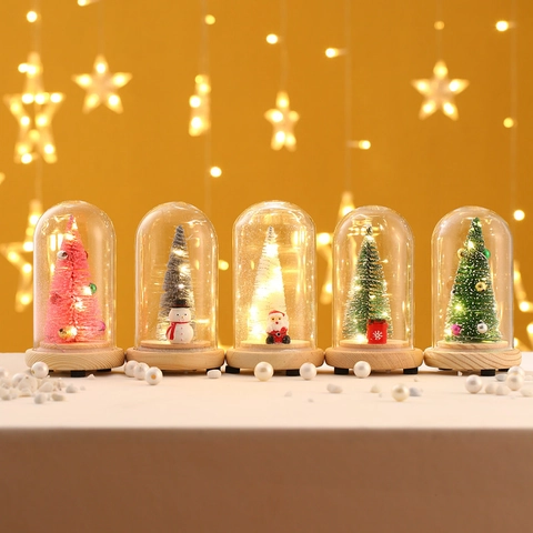 Leuchtendes Mini Weihnachtsbaum Glasglocke Ornament Mit LED Licht Holzsockel Desktop Dekor Festliches Geschenk