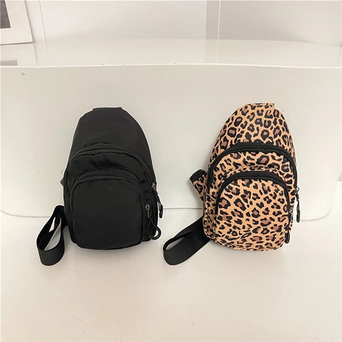 Bolso De Pecho De Nailon Con Estampado De Leopardo Riñonera Correa Ajustable Moda Callejera Informal Para Hombres Y Mujeres