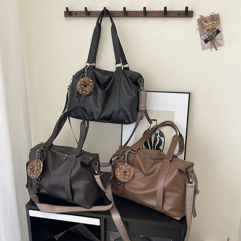 Women Large Capacity PU Leather Travel Tote Retro Waterproof Commuting Handbag With Patterned Wide Shoulder Strap