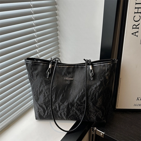 Women Large Capacity Pleated PU Leather Tote Bag With Plush Pendant Minimalist Shoulder Bag Casual Commuting Handbag