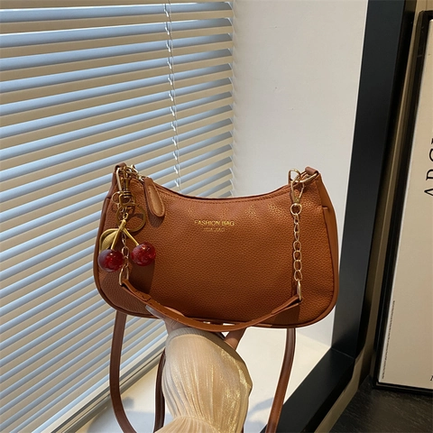 Bolso de Axila de Estilo Coreano de Cuero PU para Mujer Bolso de Hombro de Color Sólido Con Colgante de Cereza y Cadena de Oro