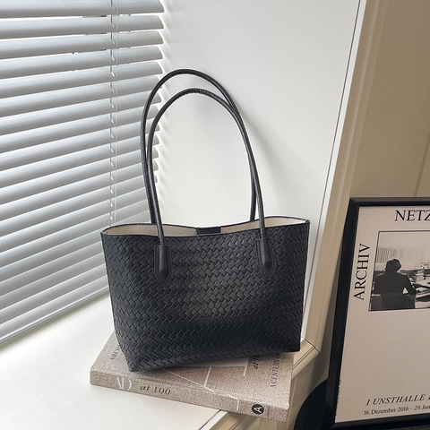 Damen PU Leder Gewebte Tragetasche Mit Passendem Beutel Und Perlenanhänger Vielseitige Schultertasche Große Kapazität