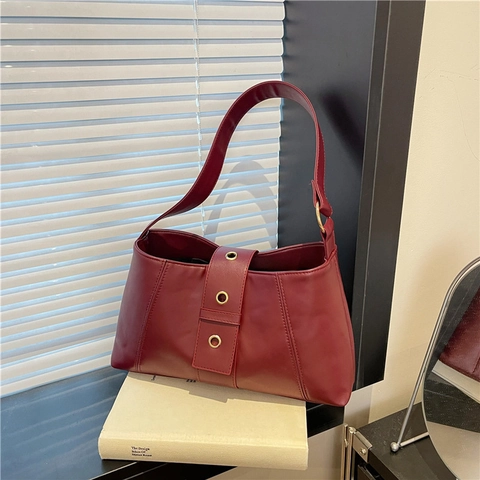 Women Retro PU Leather Shoulder Bag Fashion Underarm Bag With Metal Eyelet Large Capacity Solid Color Hobo Bag