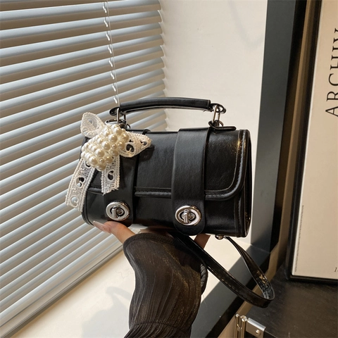 Sac Bandoulière Femme en Cuir PU Style Coréen Avec Pendentif Cœur en Perle Artificielle Sac à Main Boston Élégant Petit Sac