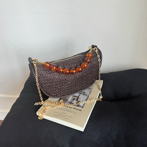 Sommer Strohgewebte Umhängetasche Mini Halbmond Handtasche Bernsteinperlen Metallkette Schultertasche Damen Strand Urlaub Mode