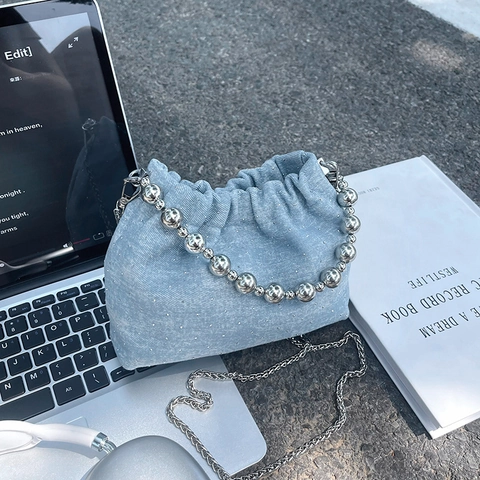 Borsa A Secchiello In Denim Con Strass Manico In Perle Di Metallo Argentato E Tracolla A Catena Borsa A Mano Con Coulisse