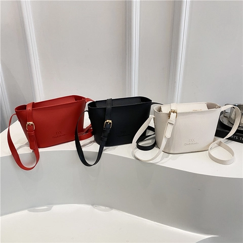 Women Minimalist PU Leather Bucket Bag Lychee Pattern Small Crossbody Shoulder Bag Trendy Summer Bag Daily Fashion Accessory