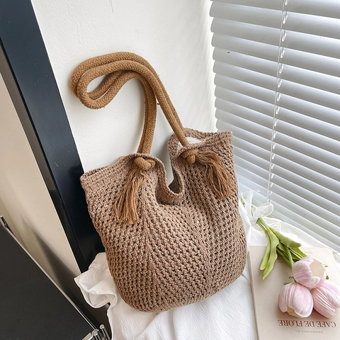 Large Capacity Hand Woven Knit Bucket Bag For Women Summer Beach Vacation Shoulder Tote Bag With Tassels Bohemian Style