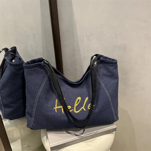 Sac Fourre-tout en Denim Minimaliste Style Coréen Pour Femmes Grande Capacité Hello Broderie de Lettres Sac à Épaule Rétro