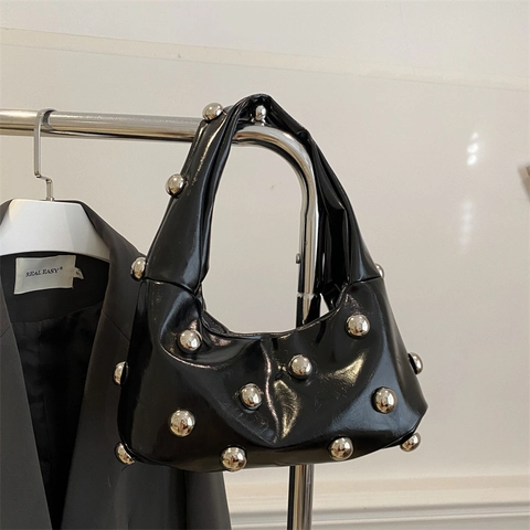 Borsa Hobo In Pelle PU Lucida Da Donna Borchie Argentate Mezzaluna Borsa A Spalla Trendy Versatile